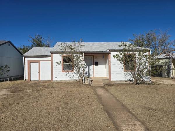 1411 E 11th Place,  Big Spring,  TX 79720