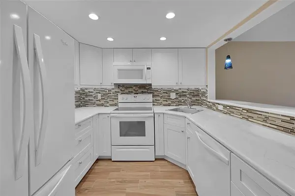 Wilton Manors, FL 33334,3002 NE 5th Ter #102-B