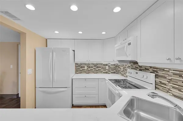 Wilton Manors, FL 33334,3002 NE 5th Ter #102-B