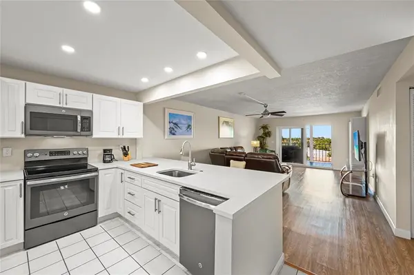 Lauderdale By The Sea, FL 33308,4629 Poinciana St #506