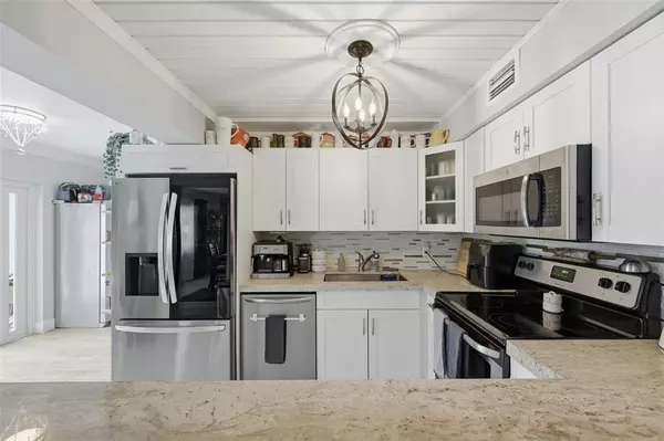 Lantana, FL 33462,807 W Ocean Ave