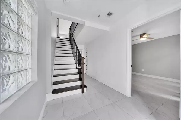 Wilton Manors, FL 33334,2725 NE 8 AVE #113