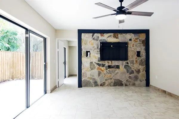 West Palm Beach, FL 33401,1700 Embassy Dr #402