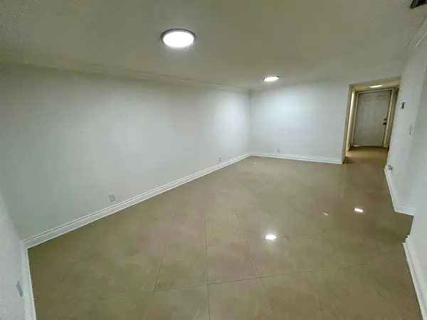 North Lauderdale, FL 33068,7931 Southgate Blvd #E8