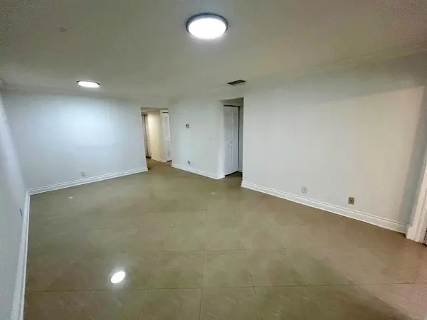 North Lauderdale, FL 33068,7931 Southgate Blvd #E8