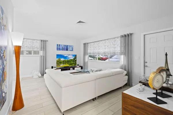 Hollywood, FL 33020,2439 Polk St #10