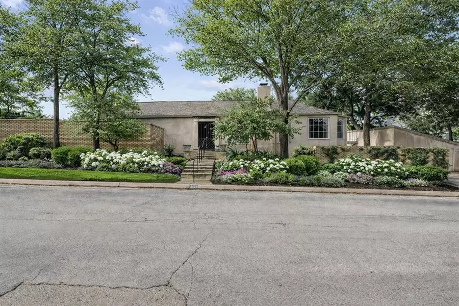 2410 Halloran Street, Fort Worth, TX 76107