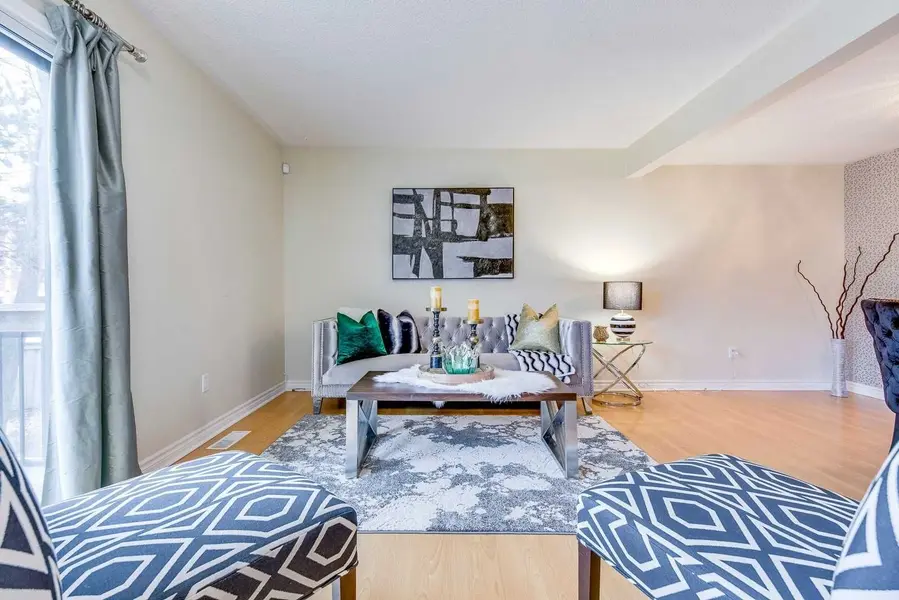 6855 Glen Erin DR #15, Mississauga, ON L5N 1P6