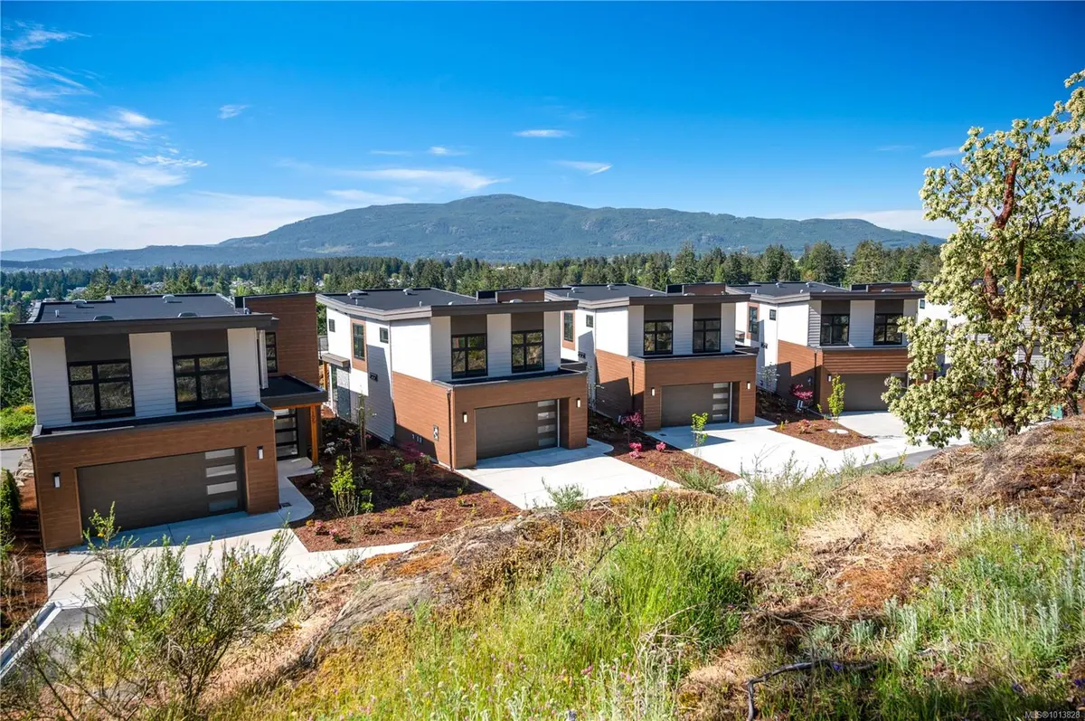 1220 Manzanita Pl #102, Nanaimo, BC V9T 0L7