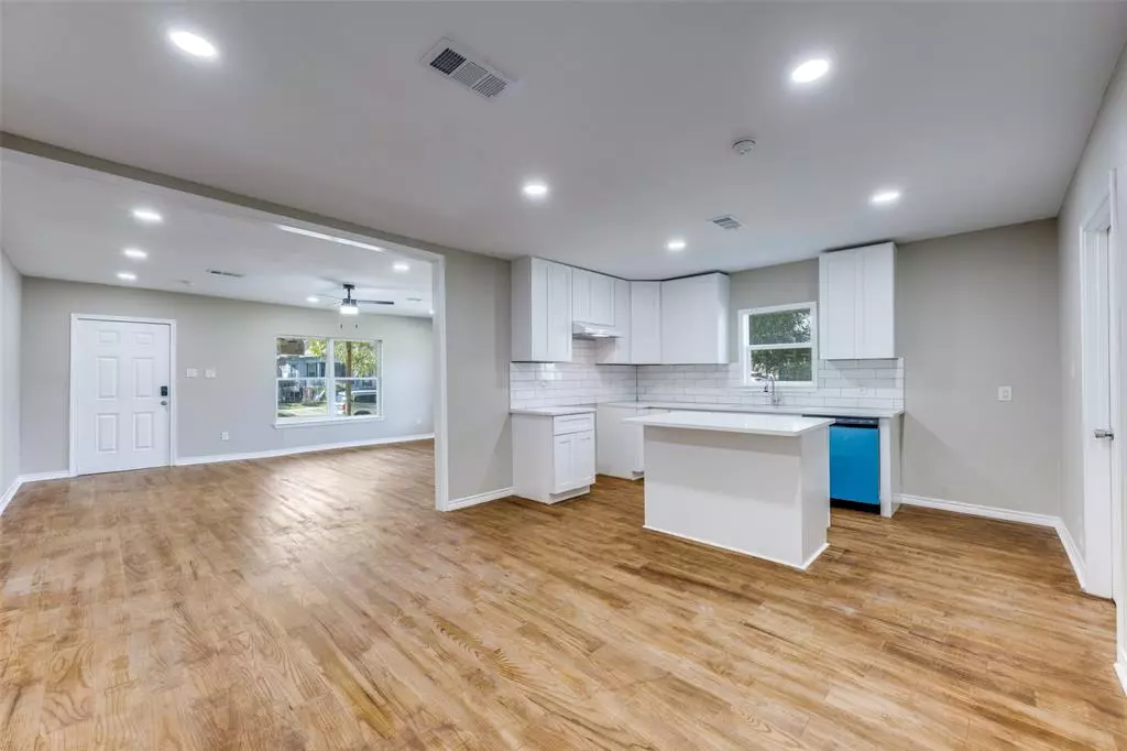 Denison, TX 75020,609 W Owings Street