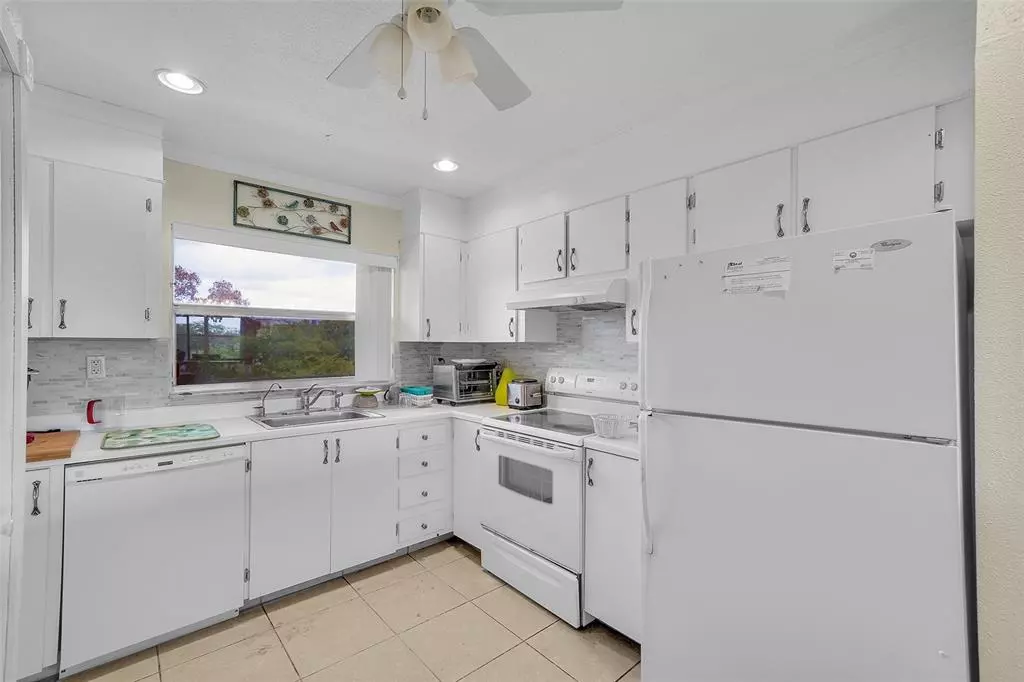 Sunrise, FL 33322,9020 Sunrise Lakes Blvd #306