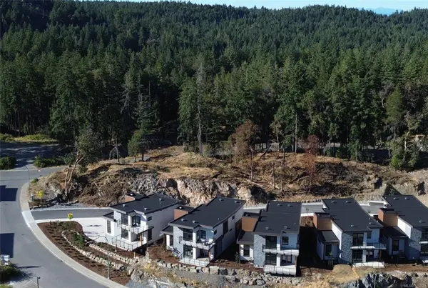 1220 Manzanita Pl #102, Nanaimo, BC V9T 0L7