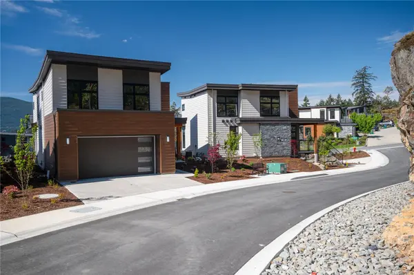 1220 Manzanita Pl #102, Nanaimo, BC V9T 0L7