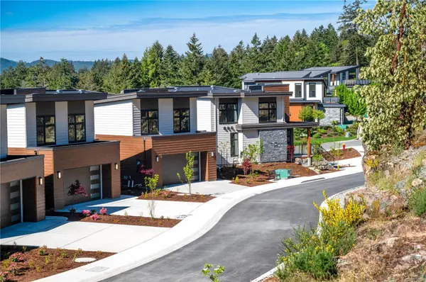 1220 Manzanita Pl #102, Nanaimo, BC V9T 0L7