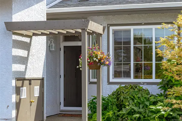 2115 Amelia Ave #16, Sidney, BC V8L 3Z8