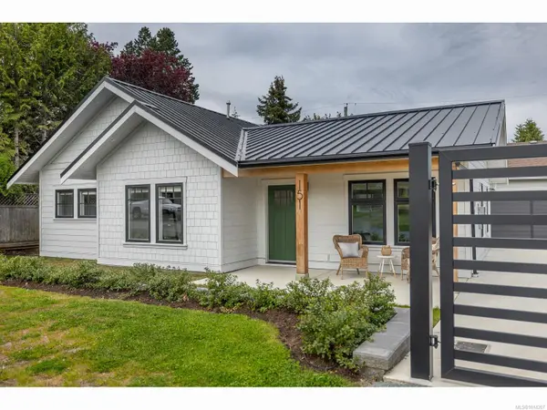 151 Hickey Ave, Parksville, BC V9P 1M1