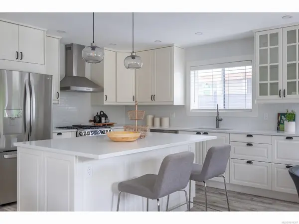 151 Hickey Ave, Parksville, BC V9P 1M1