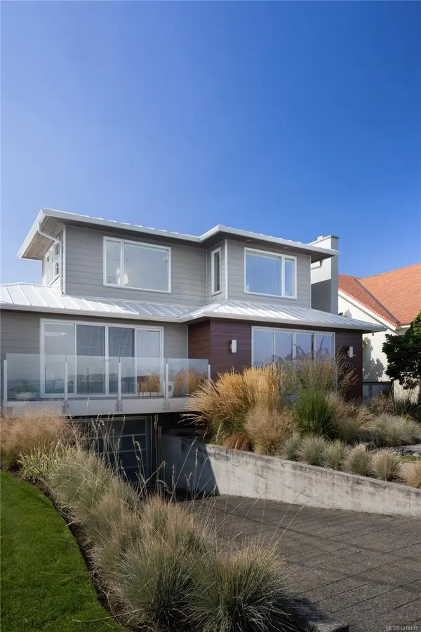 1250 Beach Dr, Oak Bay, BC V8S 2N3