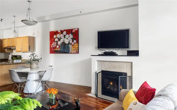 827 Fairfield Rd #107, Victoria, BC V8V 5B2