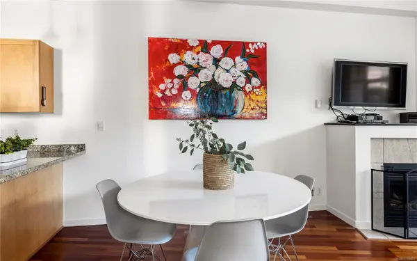 827 Fairfield Rd #107, Victoria, BC V8V 5B2