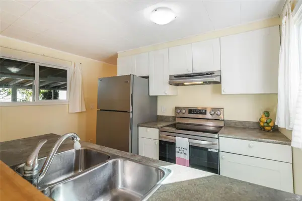 575 Arbutus St #16, Qualicum Beach, BC V9K 1P2