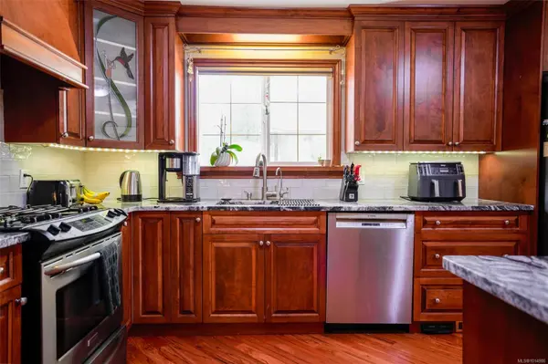 5953 Stuart Ave, Port Alberni, BC V9Y 9E6