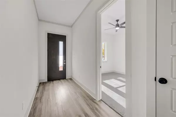 Waxahachie, TX 75165,715 E Jefferson Street