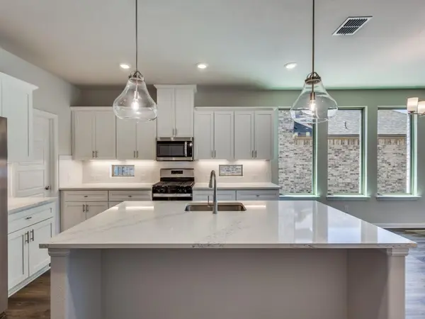 Van Alstyne, TX 75495,1844 Rosedale Avenue