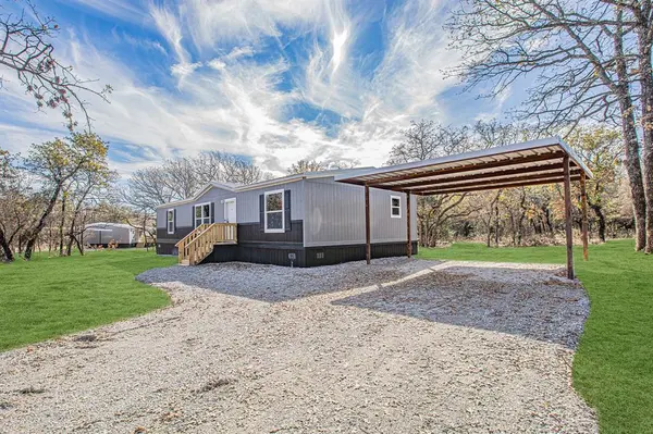 332 Huddleston Road, Montague, TX 76270