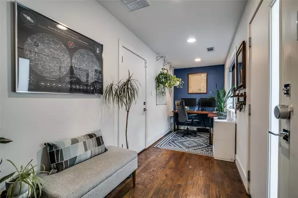 Dallas, TX 75206,5602 Lindell Avenue #B