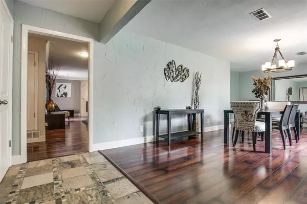 Dallas, TX 75228,2906 Sharpview Lane