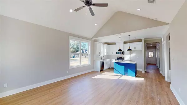 Troup, TX 75789,307 S Langham Street