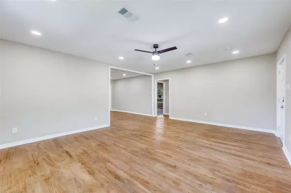 Denison, TX 75020,609 W Owings Street