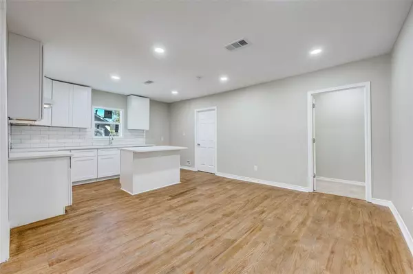 Denison, TX 75020,609 W Owings Street