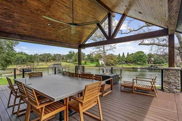 Mabank, TX 75156,120 Meandering Way