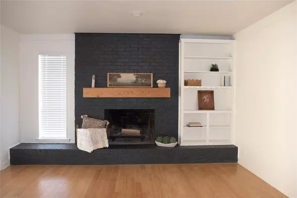 Pantego, TX 76013,2808 Peachtree Lane