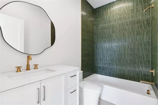 Dallas, TX 75208,435 W 9th Street