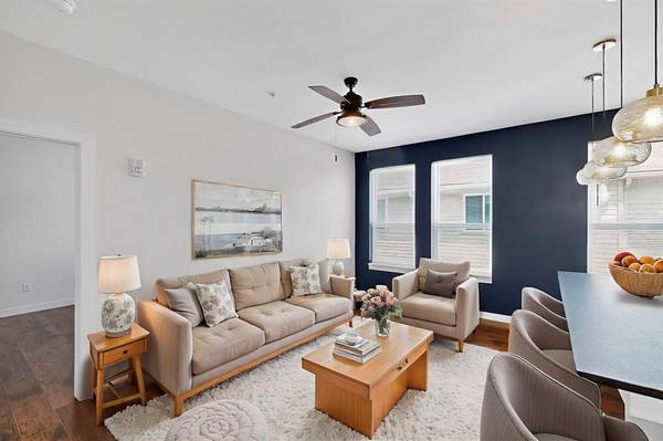 800 S Welch Street #207, Denton, TX 76201