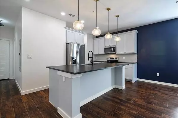 Denton, TX 76201,800 S Welch Street #207