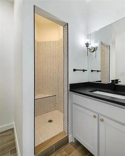 Denton, TX 76201,800 S Welch Street #207