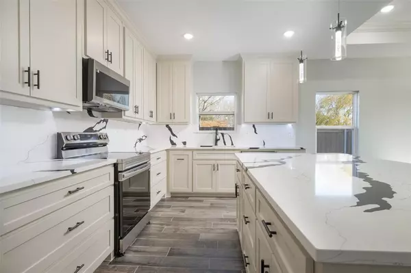 Whitewright, TX 75491,302 W Pine Street