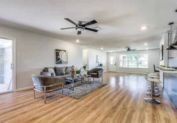 Dallas, TX 75228,8011 Woodhue Road