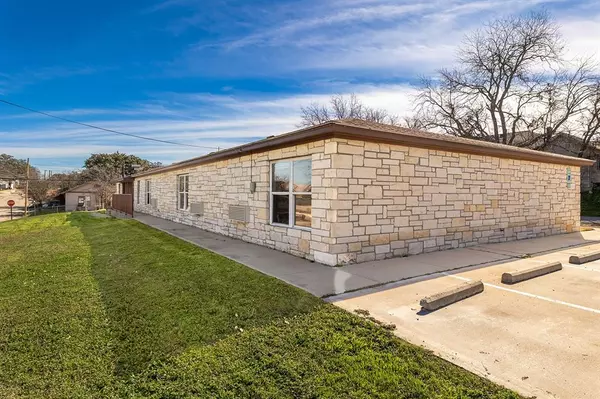 Brady, TX 76825,104 E Fifth Street