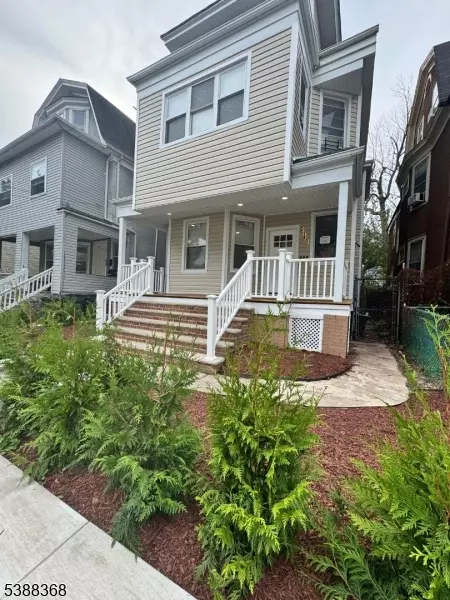 Newark City, NJ 07108,811 S 13Th St