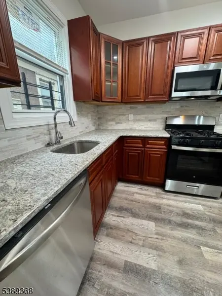 Newark City, NJ 07108,811 S 13Th St