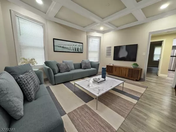 Newark City, NJ 07108,811 S 13Th St