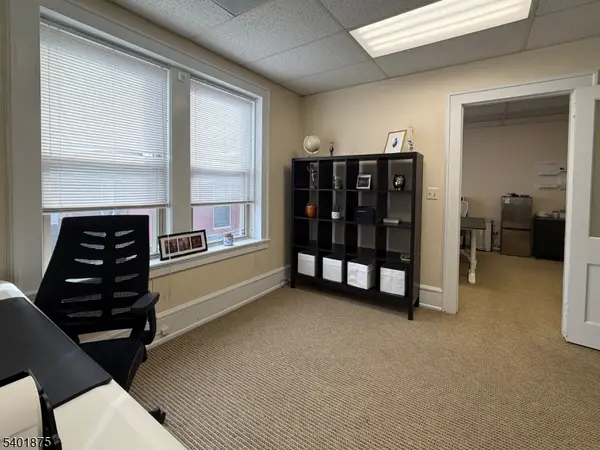 Madison Boro, NJ 07940,52 Main St