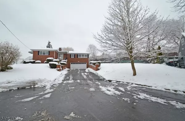 37-39 Edison Dr, Summit City, NJ 07901