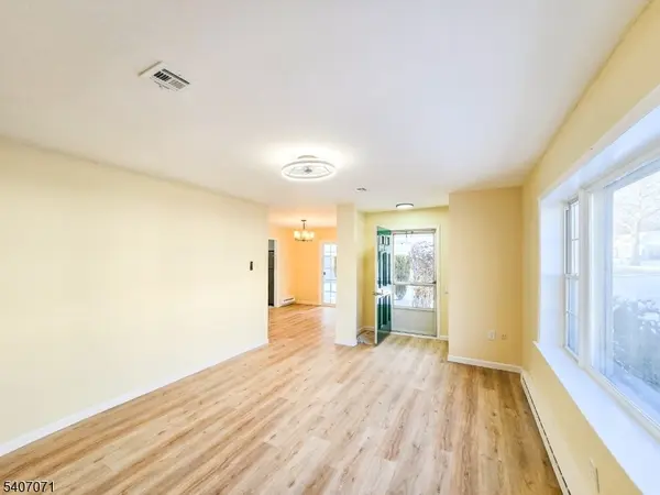 220C Manchester Ln, Monroe Twp., NJ 08831