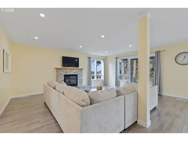 Lincoln City, OR 97367,2013 NE 58TH ST